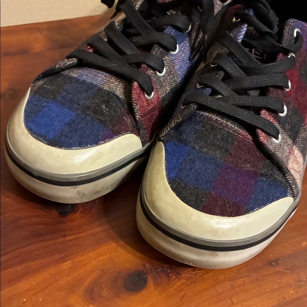 Keen Ladies Elsa III Sneakers - Wool Blue, Red, and Black Plaid - Picture 3 of 6